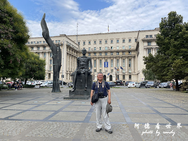 【羅馬尼亞•Bucharest】大學廣場走到革命廣場　散步在