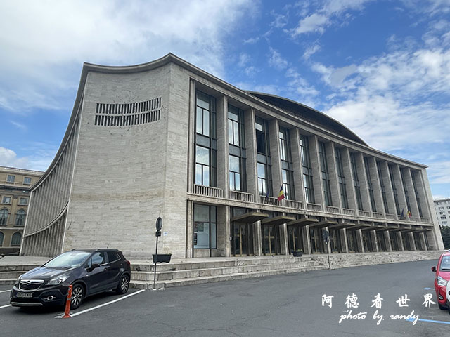 【羅馬尼亞•Bucharest】大學廣場走到革命廣場　散步在