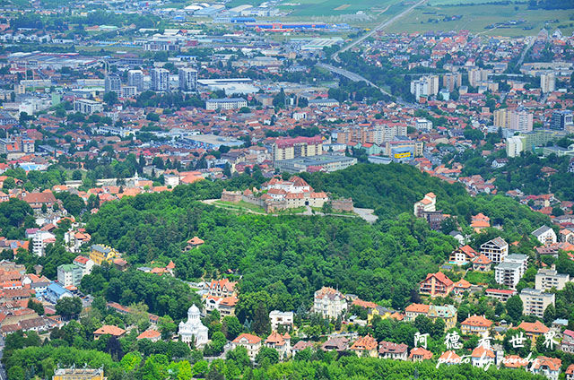 【【羅馬尼亞•Brasov】布拉索夫舊城外環散步 從坦帕山欣 【【羅馬尼亞•Brasov】布拉索夫舊城外環散步 從坦帕山欣