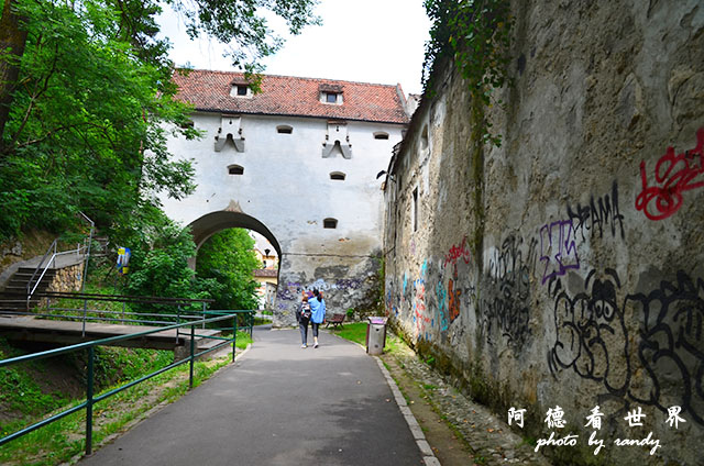 【【羅馬尼亞•Brasov】布拉索夫舊城外環散步 從坦帕山欣 【【羅馬尼亞•Brasov】布拉索夫舊城外環散步 從坦帕山欣