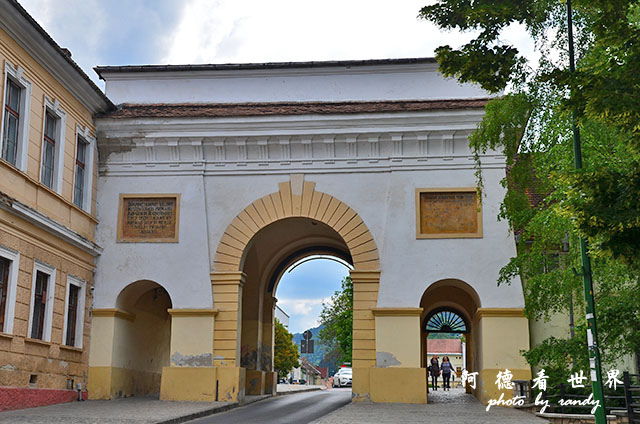 【【羅馬尼亞•Brasov】布拉索夫舊城外環散步 從坦帕山欣 【【羅馬尼亞•Brasov】布拉索夫舊城外環散步 從坦帕山欣