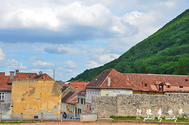 【【羅馬尼亞•Brasov】布拉索夫舊城外環散步 從坦帕山欣 【【羅馬尼亞•Brasov】布拉索夫舊城外環散步 從坦帕山欣