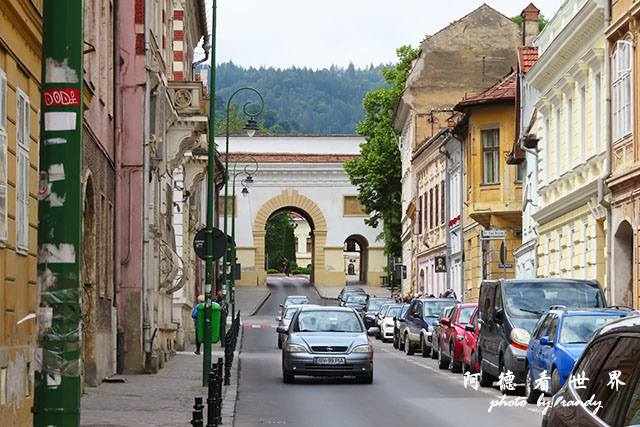 【【羅馬尼亞•Brasov】布拉索夫舊城外環散步 從坦帕山欣 【【羅馬尼亞•Brasov】布拉索夫舊城外環散步 從坦帕山欣