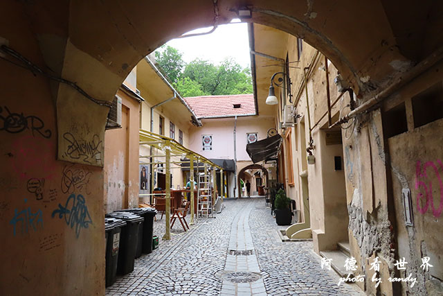 【【羅馬尼亞•Brasov】布拉索夫舊城外環散步 從坦帕山欣 【【羅馬尼亞•Brasov】布拉索夫舊城外環散步 從坦帕山欣