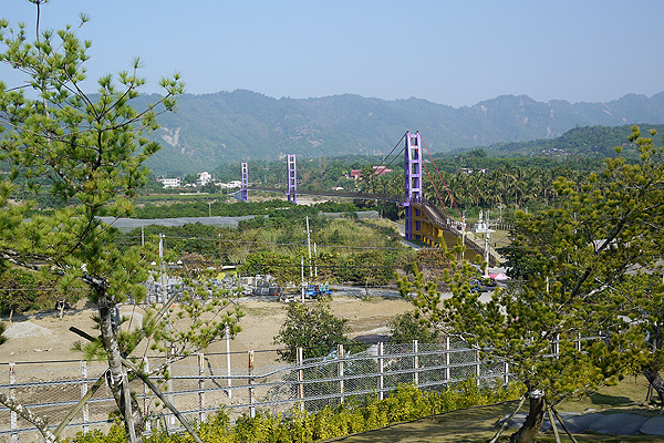 玄空法寺看永興吊橋 玄空法寺看永興吊橋