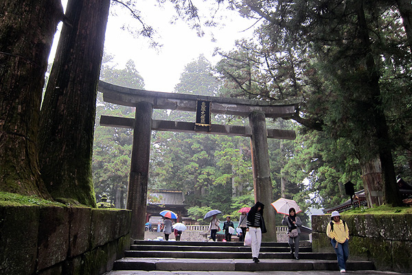 日光東照宮-石鳥居+照降石 日光東照宮-石鳥居+照降石