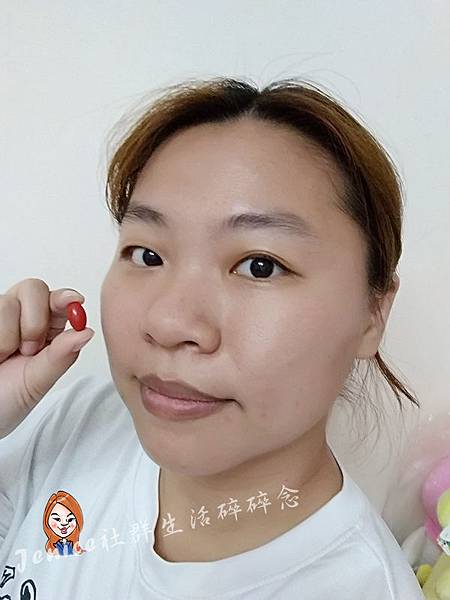 DrLutein的Kemin葉黃素純素液態軟膠囊_食用照.jpg DrLutein的Kemin葉黃素純素液態軟膠囊_食用照.jpg