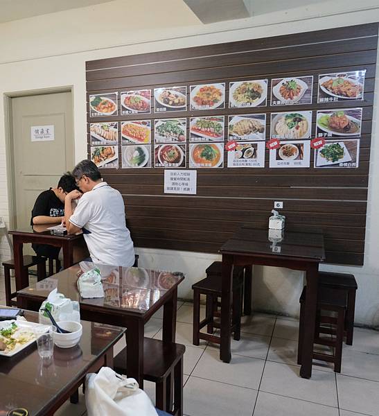 這家的雞肉怎可以這麼嫩｜六張犁 滬上雞庄麵食館(樂業店) 那