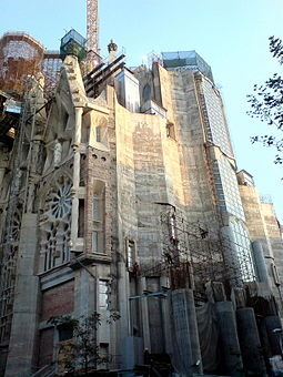 255px-Sagrada_Família_Glory_Facade_2011.jpg