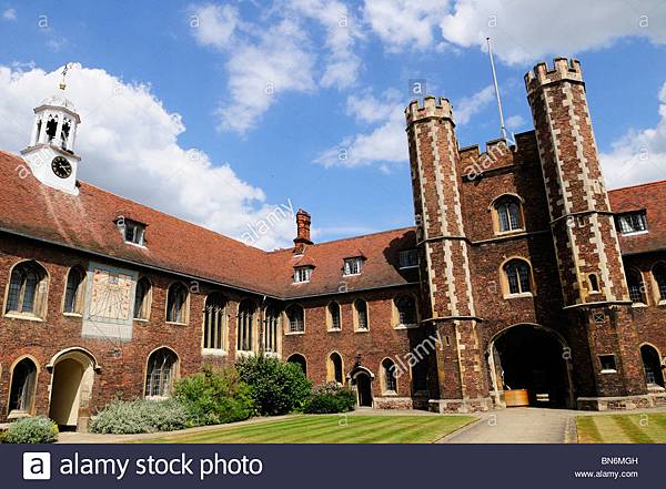 old-court-and-gatehouse-at-queens-college-cambridge-england-uk-BN6MGH.jpg