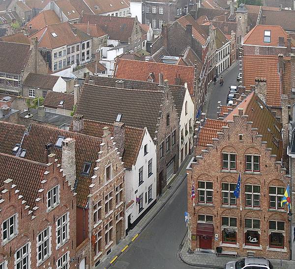 800px-Roofs_of_Bruges_01.jpg