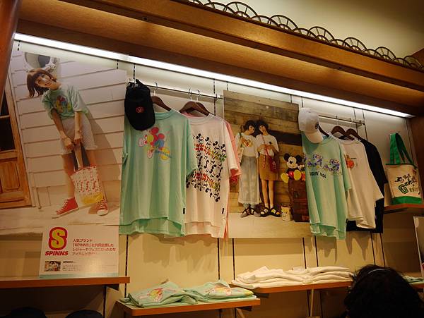 伊克斯皮兒莉IKSPIARI  DISNEY STORE  Tokyo DisneyLand東京迪士尼度假區35週年慶Happiest Celebration (47).JPG