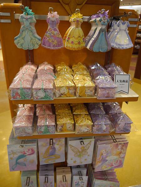 伊克斯皮兒莉IKSPIARI  DISNEY STORE  Tokyo DisneyLand東京迪士尼度假區35週年慶Happiest Celebration (49).JPG