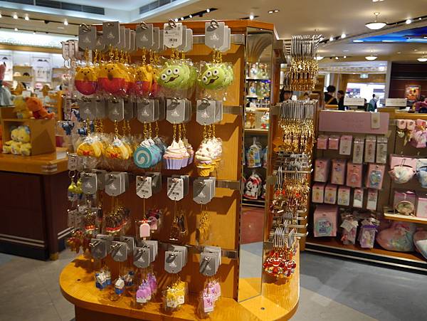 伊克斯皮兒莉IKSPIARI  DISNEY STORE  Tokyo DisneyLand東京迪士尼度假區35週年慶Happiest Celebration (71).JPG