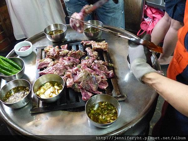 阿珠媽會幫忙剪肉 阿珠媽會幫忙剪肉