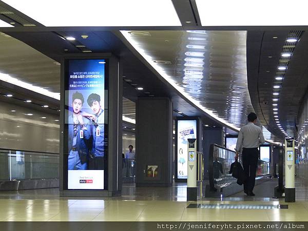 金浦機場電動走道 金浦機場電動走道