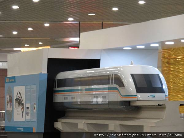 磁浮列車模型 磁浮列車模型