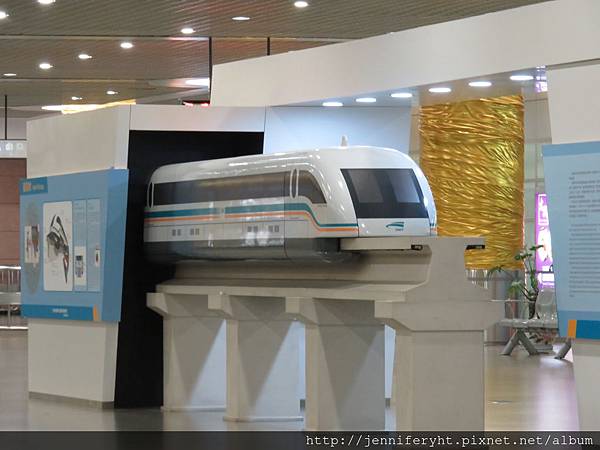 磁浮列車模型 磁浮列車模型