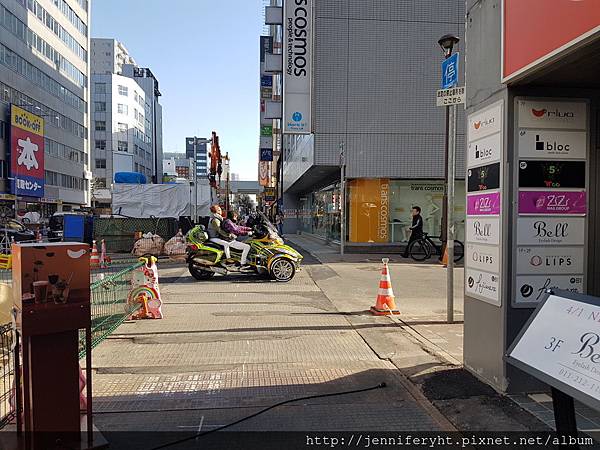 跟電子花車有點像的電子重機(?