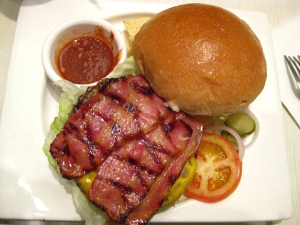 Bravo Burger-招牌培根起司牛肉漢堡 Bravo Burger-招牌培根起司牛肉漢堡