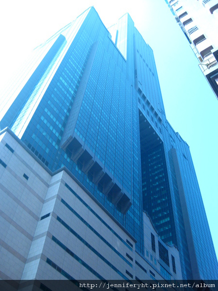 仰望85大樓 仰望85大樓