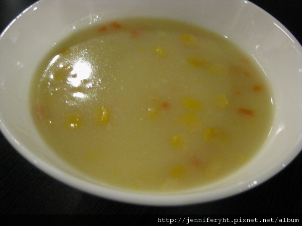 今日湯是玉米濃湯 今日湯是玉米濃湯
