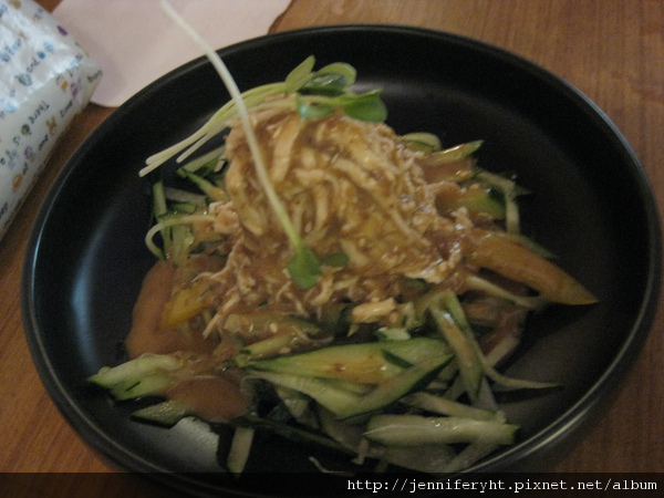 雞肉沙拉佐日式芝麻醬 雞肉沙拉佐日式芝麻醬