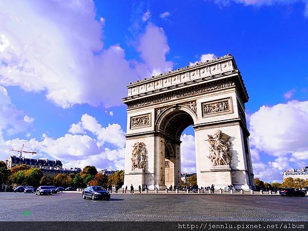 9 5 the Arc de Triomphe (2).JPG