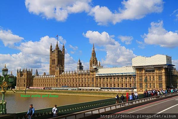 8 1 Big Bus - Red  (6).JPG