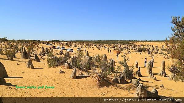 2 4 Pinnacles Desert (1).JPG