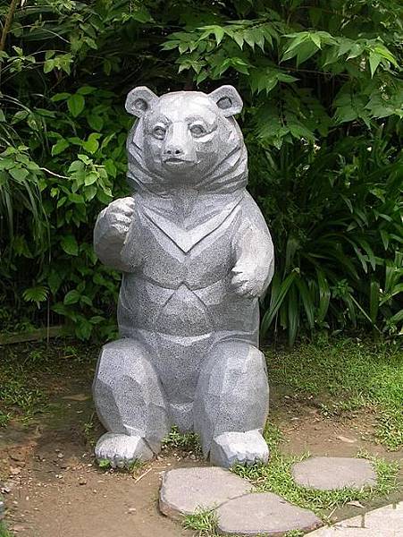 台灣黑熊的雕像.jpg