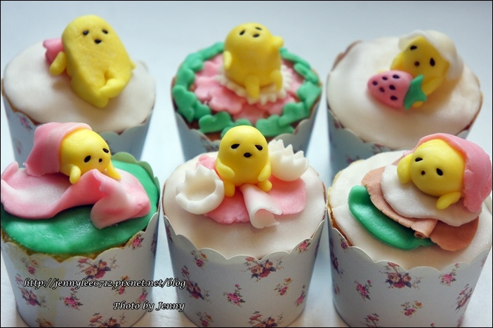 蛋黃哥翻糖果醬杯子蛋糕1