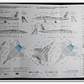 兩架戰機不同仕樣的迷彩圖裝與水貼指示說明~我這次是挑右邊那架來製作~