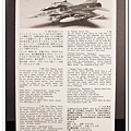 組裝說明書首頁照例用不同語言稍微介紹一下F-16B