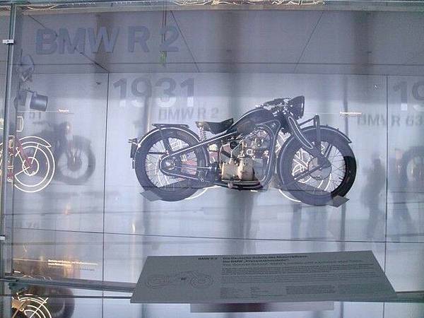 1931年推出的BMW R2摩托車