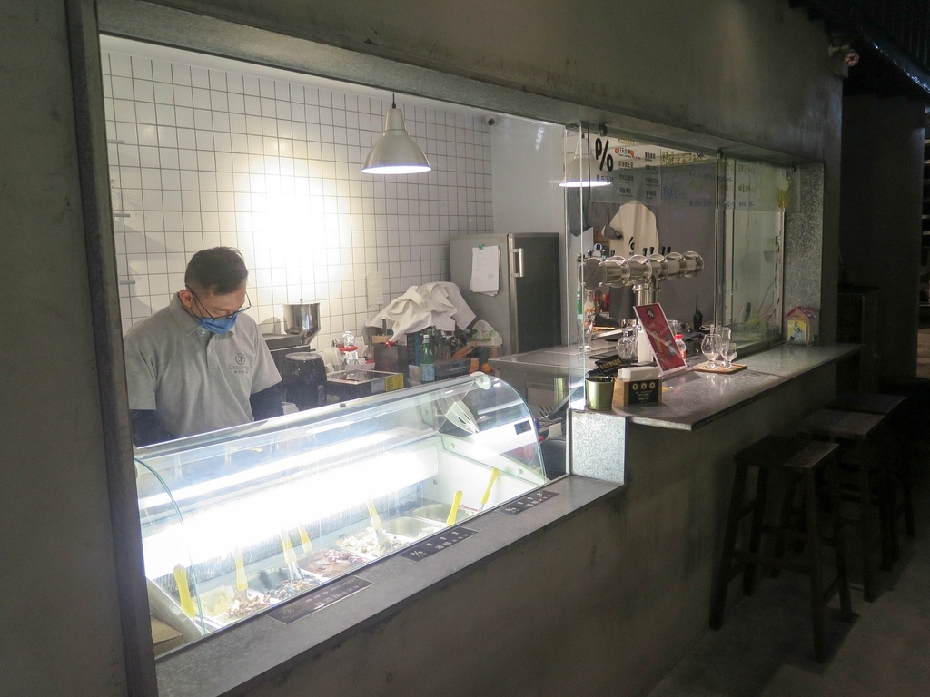 IMG_2717-2.jpg IMG_2717-2.jpg