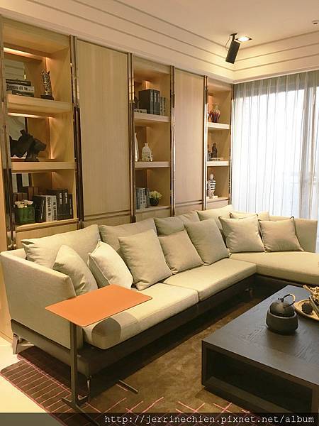 D.客廳(H82-A1F23) (1).JPG