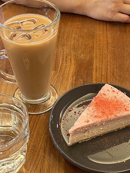 松山X簡餐下午茶【晴空巷咖啡】(附菜單)民生社區裡的精美咖啡