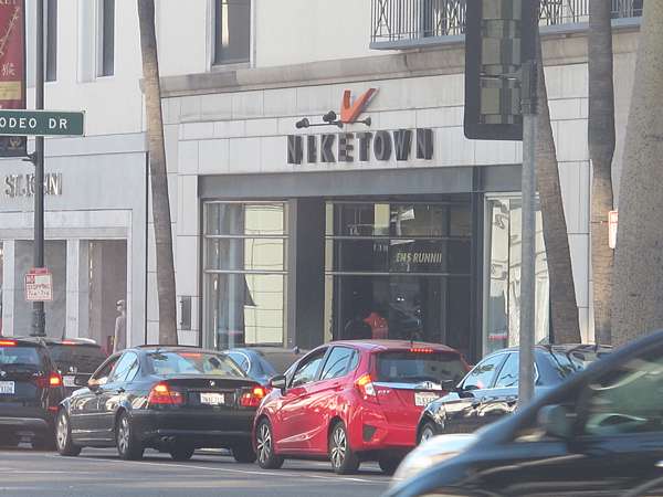 nike store rodeo dr