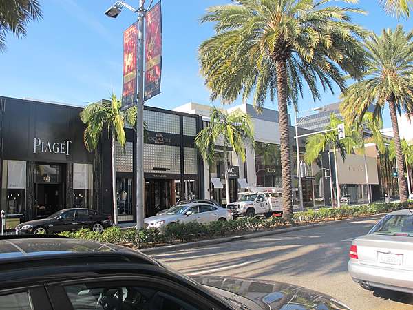 nike store rodeo dr