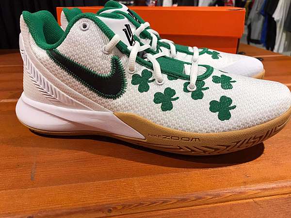 nike kyrie fly trap 2