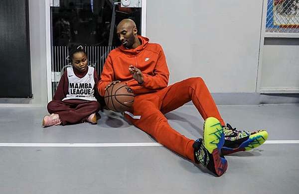 kobe 4 wizenard on feet