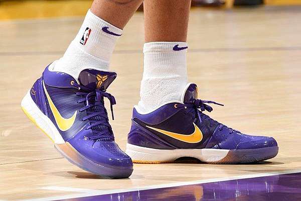 nike kobe kuzma