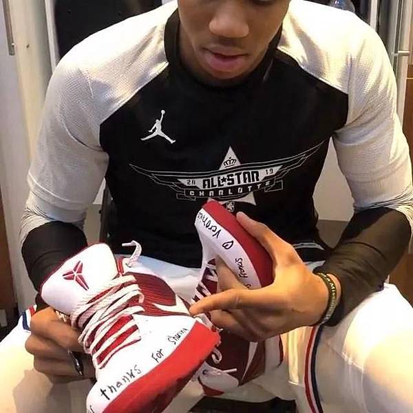 giannis antetokounmpo shoes kobe
