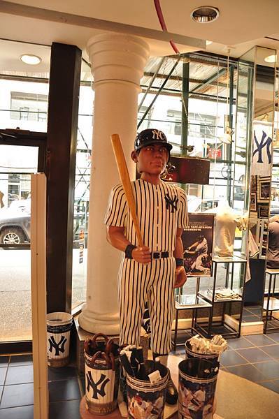 Yankees store