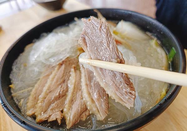 桃園人氣美食推薦「鵝師兄舒肥鵝肉專賣店」/醬拌粉嫩豬肝/鵝肉