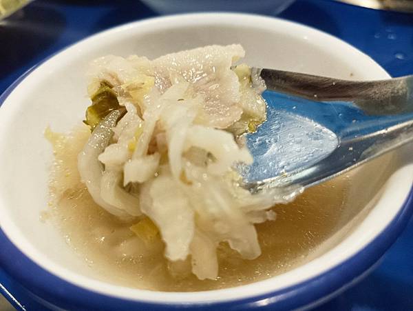 全台第一家「馬路邊邊串串香-新竹站前店2F」正宗老成都的味道/懷舊復古風/傳統牛油鍋/四川麻辣串串/經典冒菜/我在馬路邊邊等你一起來擼串/冒腦花 - 第33張圖 全台第一家「馬路邊邊串串香-新竹站前店2F」正宗老成都的味道