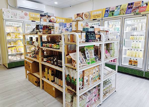 元榆牧場竹北文信店。有品質的土雞專賣門市|招牌煙燻甘蔗雞|煲