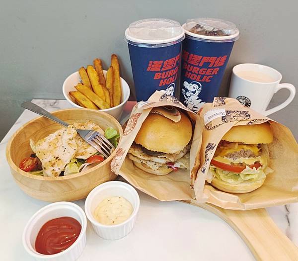 Burger Holic漢堡門徒新竹站前店。手打肉排肉汁爆裂