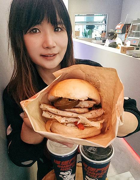 Burger Holic漢堡門徒新竹站前店。手打肉排肉汁爆裂